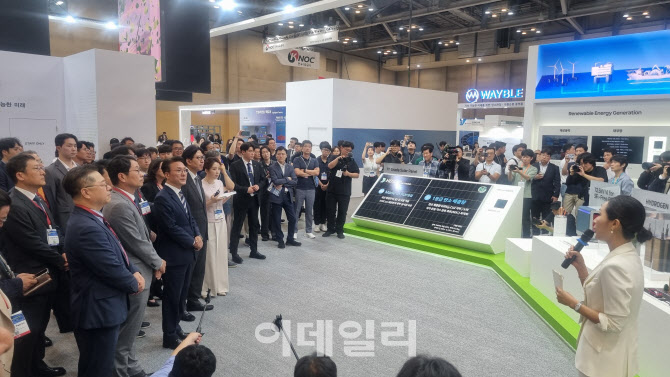 세계 에너지 리더 부산 집결…김민석 총리, ‘에너지고속도로’ 관심