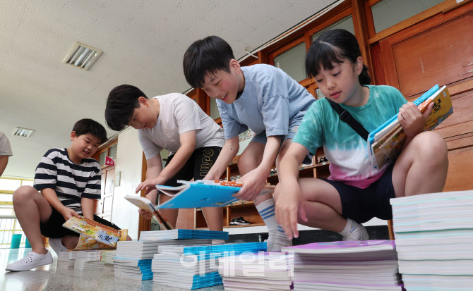 인력감축 나선 교육업계…하반기 AIDT 파장 커지나