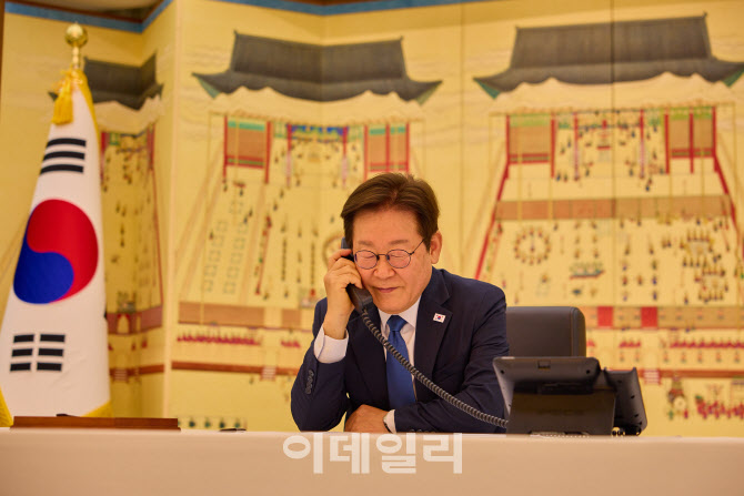 李대통령, 키르기스스탄 대통령과 첫 통화…“에너지·공급망 협력 강화”