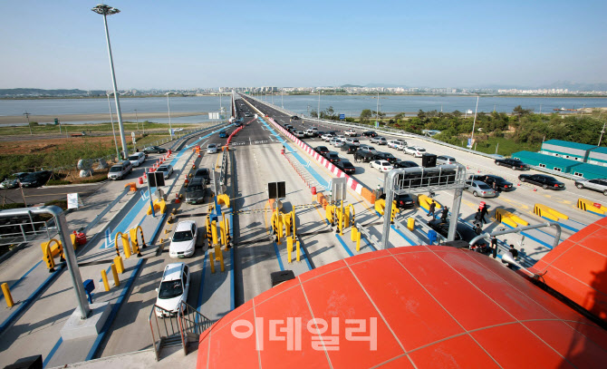 일산대교 하이패스차로 4개→6개…정체해소 기대