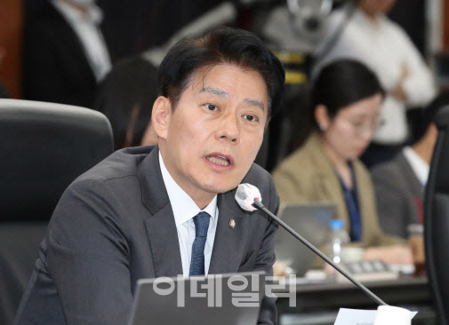與한민수 “장동혁 공감능력 없어, 사이코패스”…국힘 “그 대표에 그 실장”