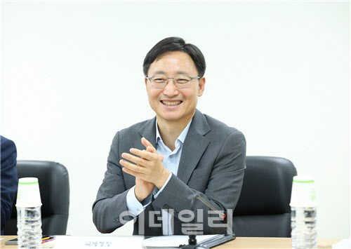 국세청, 석화·철강 등 5.5만곳 법인세 중간예납 기한 두달 연장