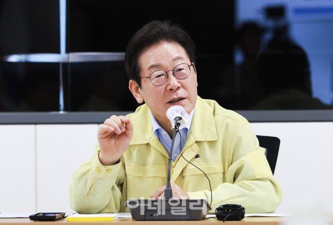 李대통령 지지율 53.6%…순방 효과, TK서도 반등[리얼미터]