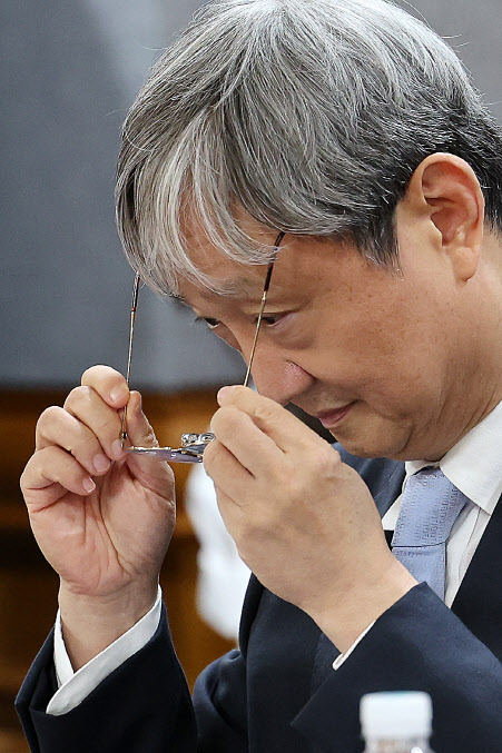 '은행 이어 보험도 소비자보호 강화'…이찬진, 무관용조치 경고