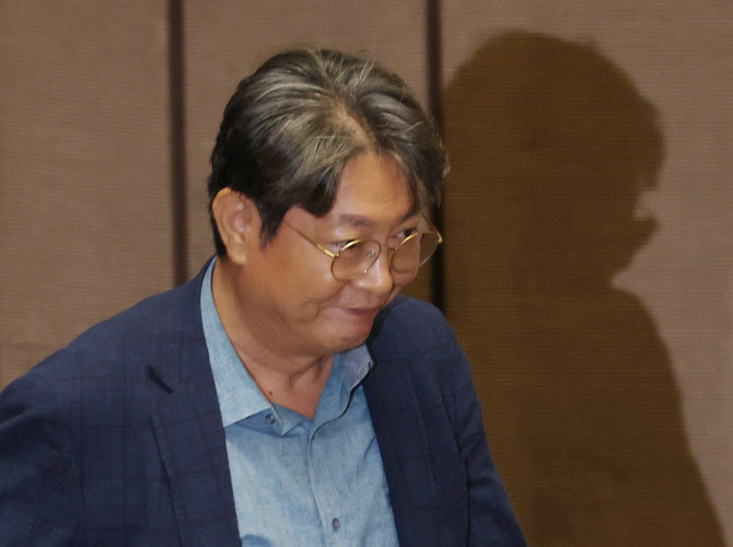 경찰, 지난 주말 '차명거래 의혹' 이춘석 의원 재소환