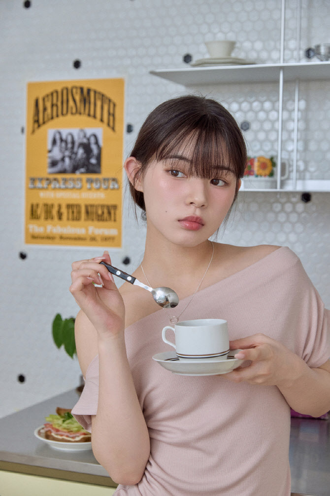 핑크에이지, 인모 소재 앞머리 가발 2종 출시