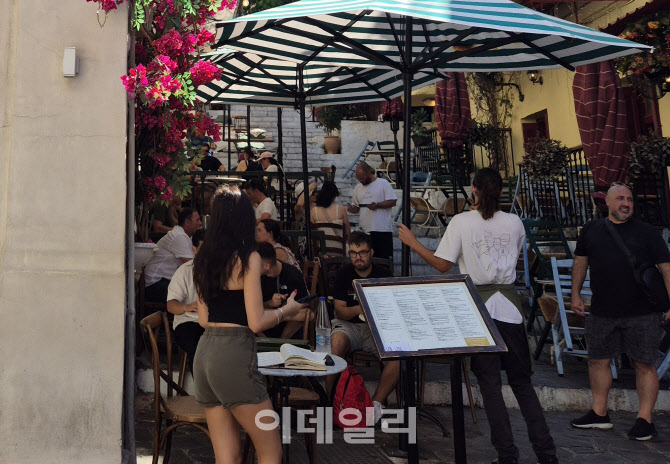 "너 아니어도 일할 사람 많다" 초과수당은 '언감생심'
