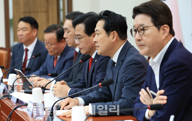 [포토]긴급 최고위원회의, '모두발언하는 장동혁'