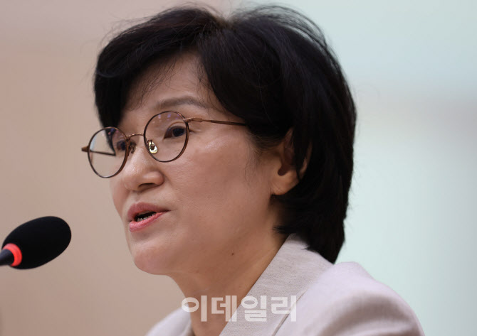 여성 징병제 법제화 움직임에…원민경 "근간엔 쉽지 않아"
