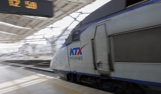 "KTX 옆자리 너무 시끄럽네"…이제 앱으로 자리 바꾼다