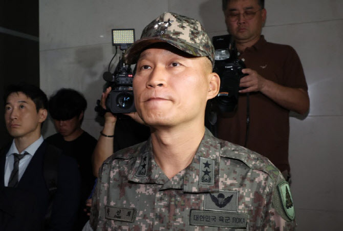 해병특검, 박진희 사단장 피의자 입건…직무배제 요청도