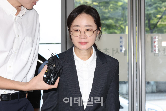 [포토]'이종섭 도피 의혹' 최지현 전 인사비서관, 특검 출석