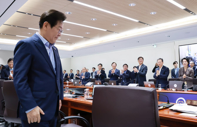 대통령-야당 대표 회동, ‘정치 복원’ 신호탄 될까[통실호외]