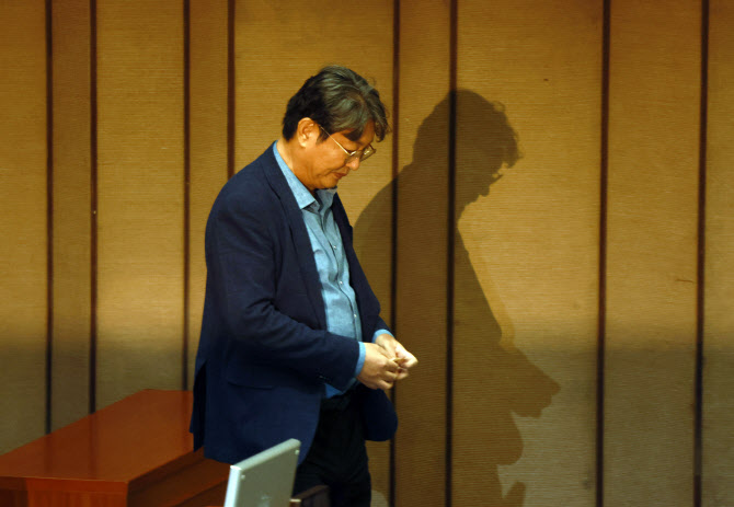 이춘석 차명 주식거래 투자금 10억대…경찰, 자금 출처 추적