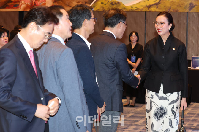 [포토]국내 관계자들과 인사하는 위디얀티 푸트리 인니 관광부 장관