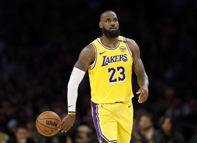 NBA 스타 르브론 제임스가 중국에 “농구는 서로를 잇는 다리”
