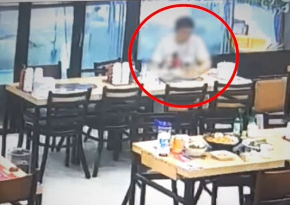 밥 먹으며 식당 내부 구조 파악…'금고' 통째로 털어갔다