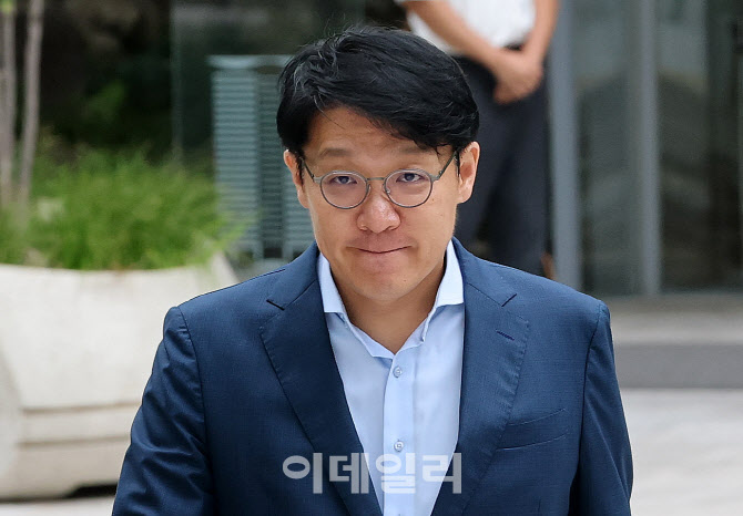 [포토]'공천개입 의혹' 김상민 前검사 김건희특검 출석