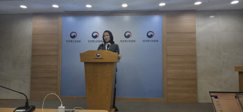 이진숙 방통위원장 "법 바꿔 사람 자르는 건 불법…방송은 정권 것이 아냐"