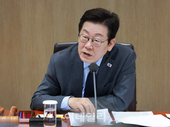 [속보] 李대통령, 여가부 차관 정구창·재외동포청장 김경협 임명