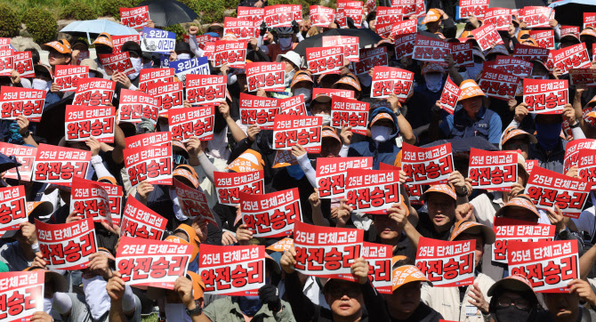 [속보]현대차, 기본급 10만원 인상…임단협 잠정합의안 도출