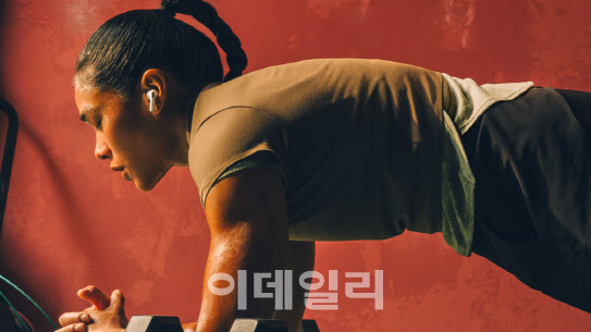 애플, ‘에어팟 프로3’ 공개…ANC·심박 센싱·실시간 번역 지원