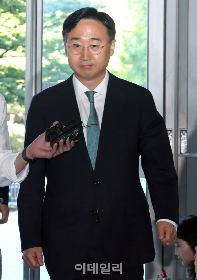 [포토]순직해병 특검 출석하는 신범철 전 국방부 차관