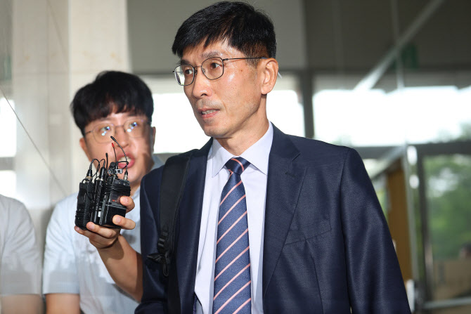 [속보]채해병 수사외압 '키맨', 임기훈 국방대 총장 직무정지