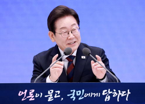 李대통령, 11일 백일 기자회견 개최…현장 즉문즉답(종합)