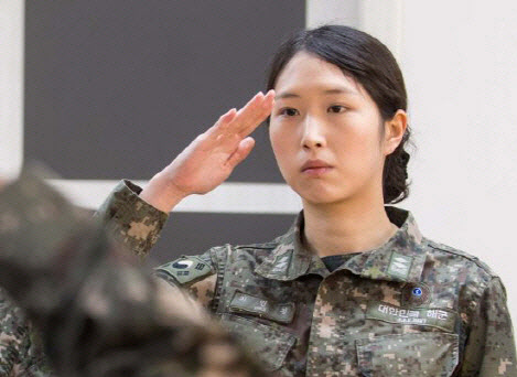 이재용 장남 해군장교 입대…다른 대기업 재계 오너家는
