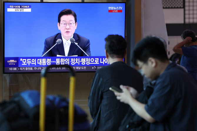 [속보]李대통령 "3대 특검법과 정부조직법 개편 연계, 내가 안 시켰어"