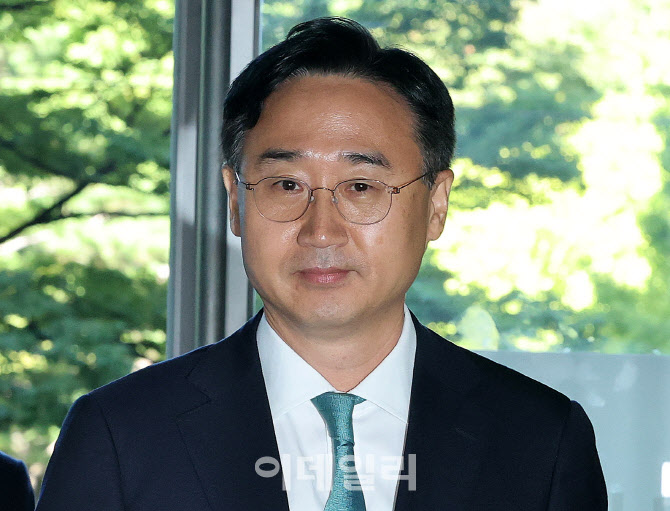 특검, 극동방송 전 사장 출석 요구…김장환 목사는 불응
