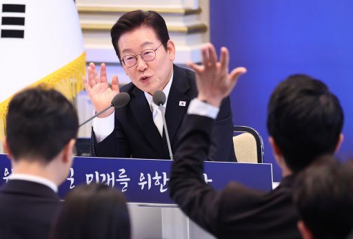 韓 낮은 PBR 언급한 李대통령…"정상화 하겠다"