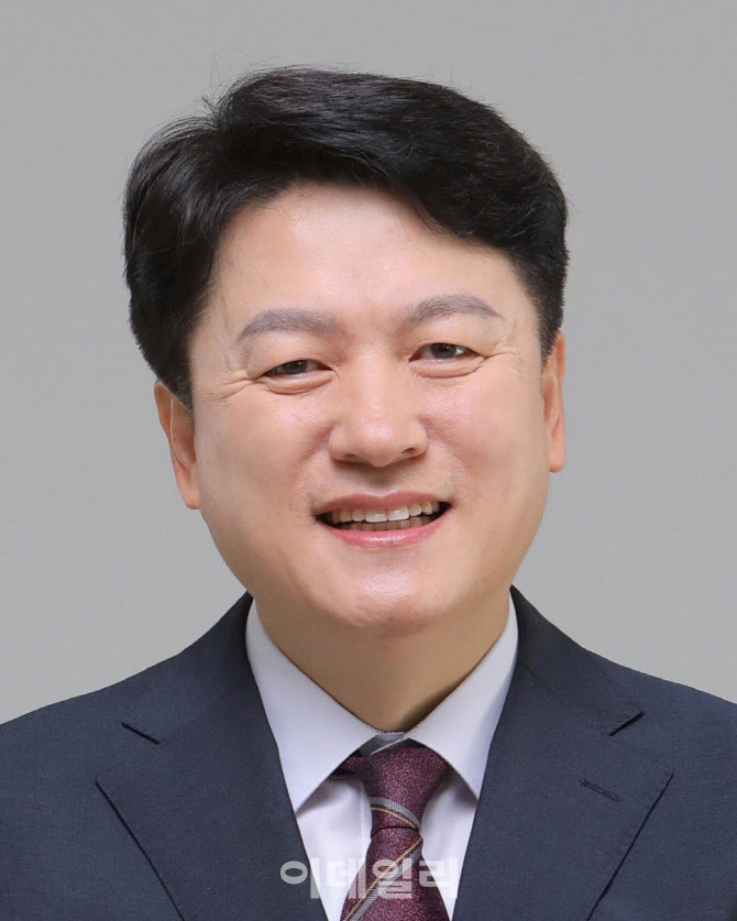 李대통령, 한의사 주치의로 윤성찬 대한한의사협회장 위촉