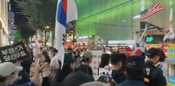 “반미” vs “반중”…美 한국 노동자 구금에 의견 갈린 서울
