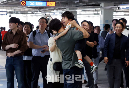 '구금사태 한숨 돌렸지만'...다시 시험대 오른 李대통령
