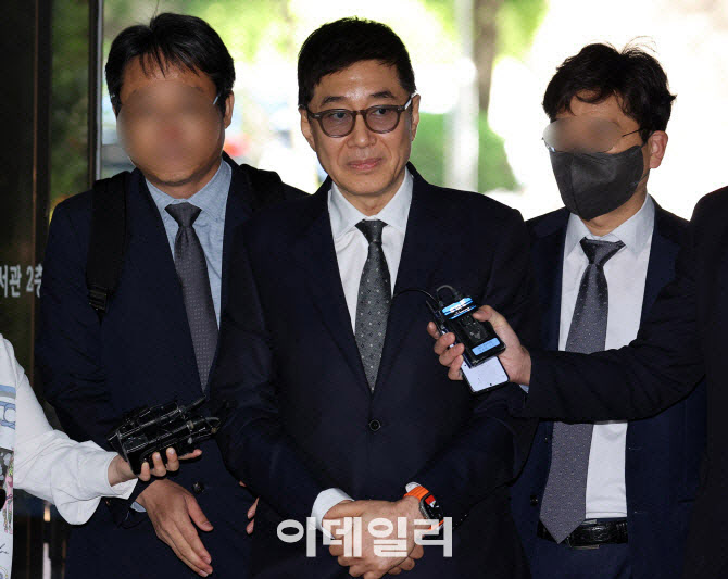 태광, 애경산업 품었지만…‘승자의 저주’ 그림자