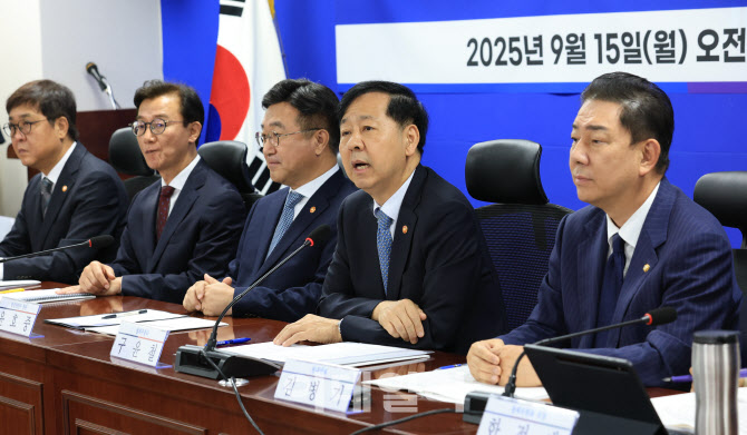 [포토]구윤철, '주식 양도세 대주주 기준 현행 50억 유지'