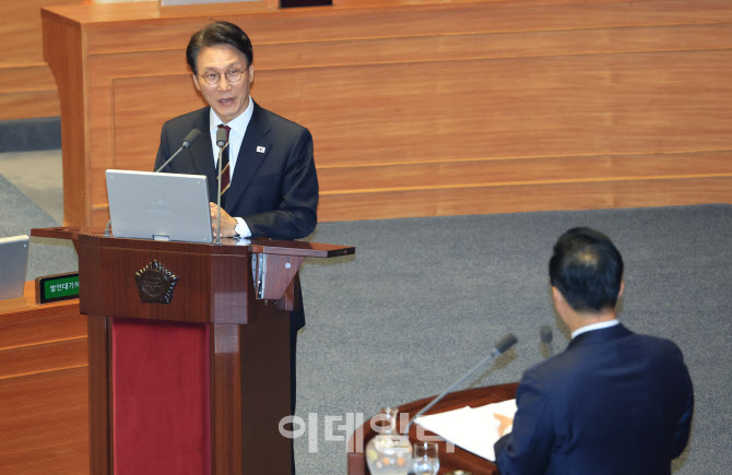 [포토]정치에 관한 질문, '답변하는 김민석 국무총리'