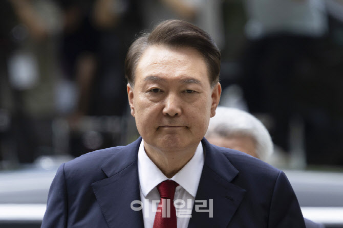 [속보]윤측 "정부여당, 대법원장 사퇴요구…히틀러 재림"