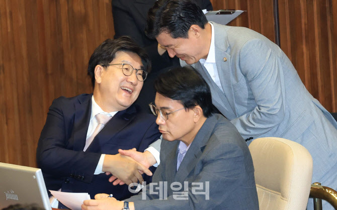 [속보]구속심사 권성동 "특검, 탄압 수사" 결백 주장