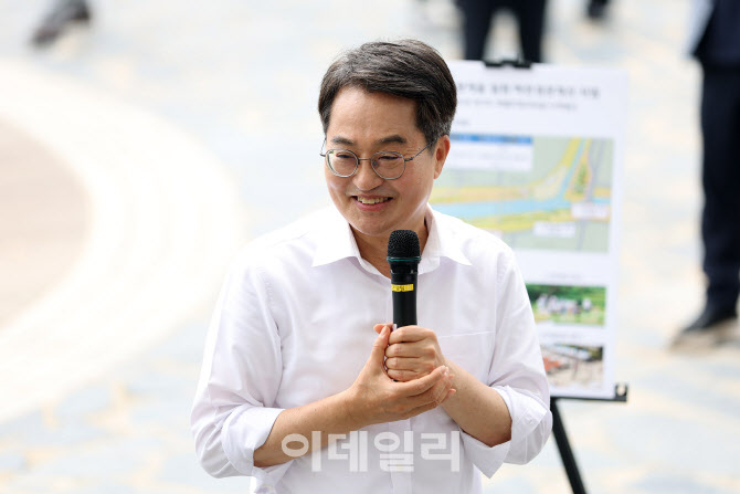 이재명 정책 계승 선언한 김동연 "'극저신용대출 2.0' 추진"