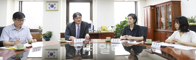 "AI로 취업 막힌건 청년…정부 대책은 중장년에만 초점"