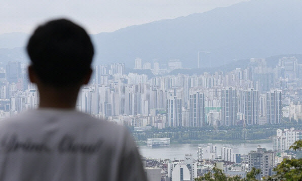 "한 달 240만 원"…한강뷰 포기 못하고 '벌금' 내는 군인들