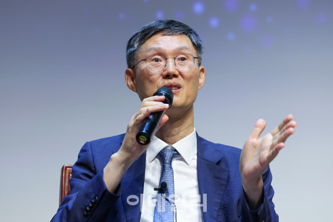 선출권력이 임명된 권력보다 우위? 문형배 "헌법 읽어보라"