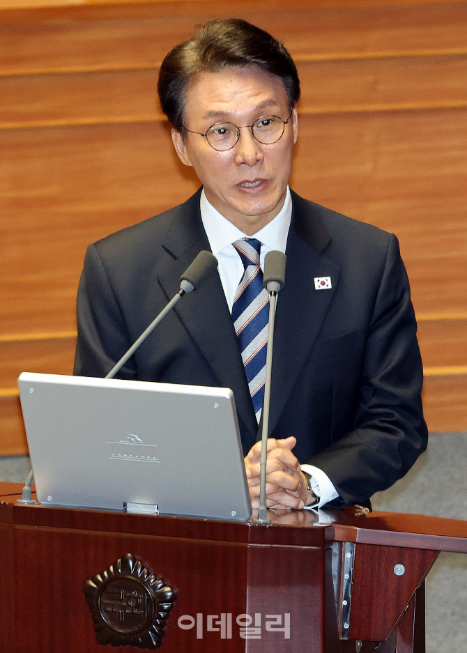 [포토]질의에 답하는 김민석 총리