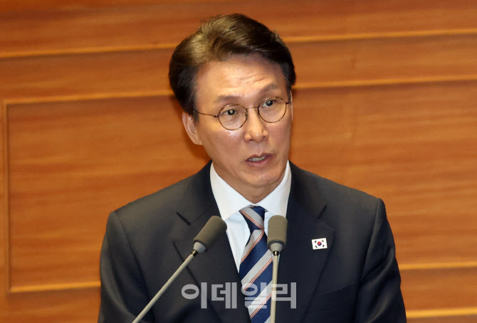 [포토]질의에 답하는 김민석 국무총리