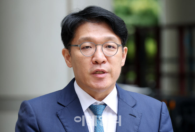 [속보]‘김건희 그림 청탁’ 김상민 구속…法 “증거인멸 우려”