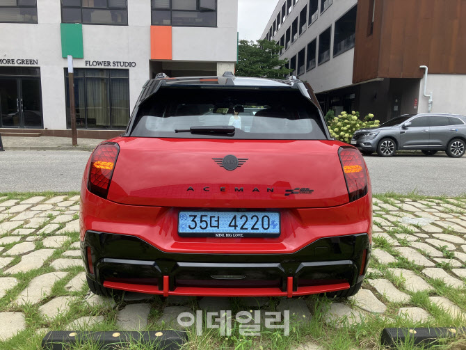 앙증맞음과 파워를 동시에…MINI의 새 에이스 `에이스맨`[타봤어요]