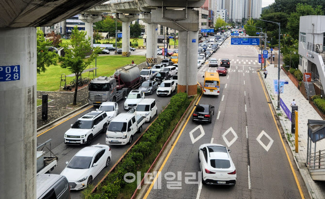 수도권1순환로 호원IC 사고로 통제…주변도로까지 '정체심각'